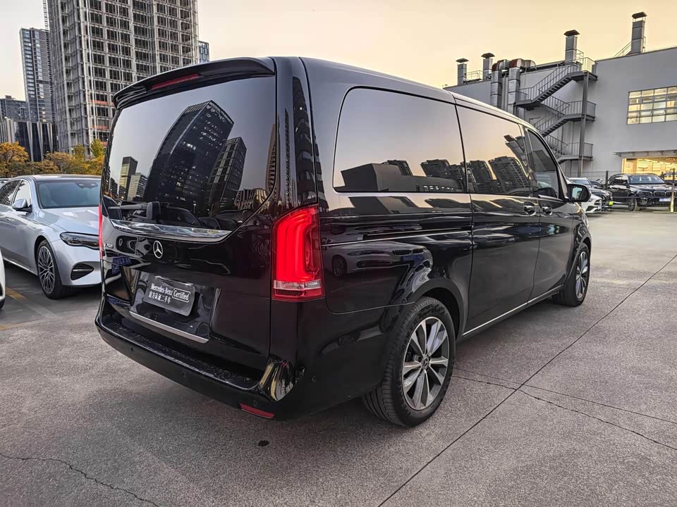 Mercedes-Benz V-class