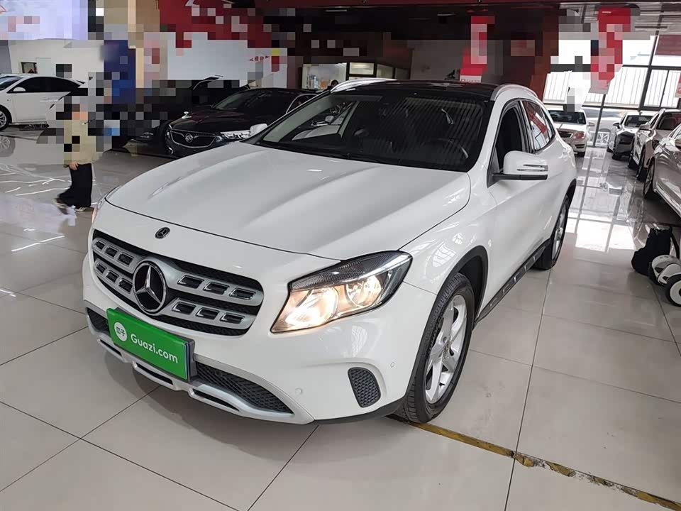 Mercedes-Benz GLA