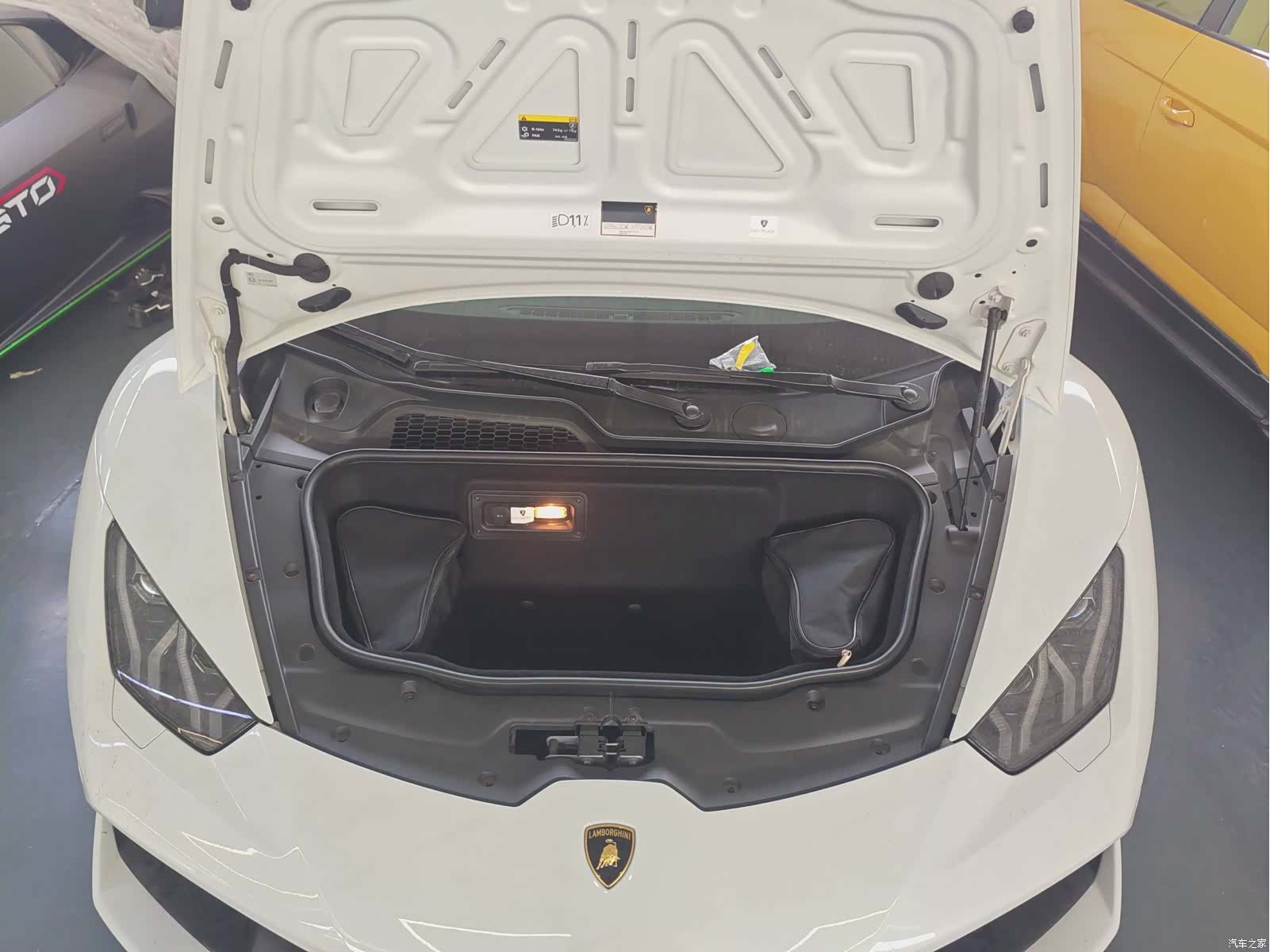 Lamborghini Huracán, 2014 10