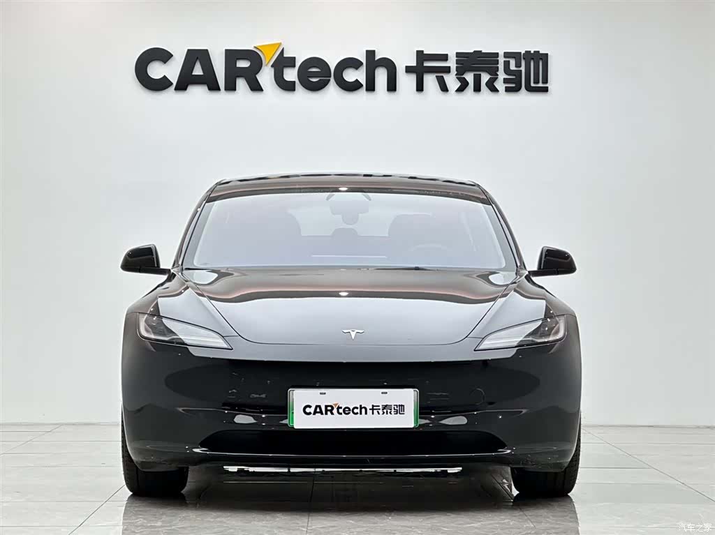Tesla Model 3, 2025 7