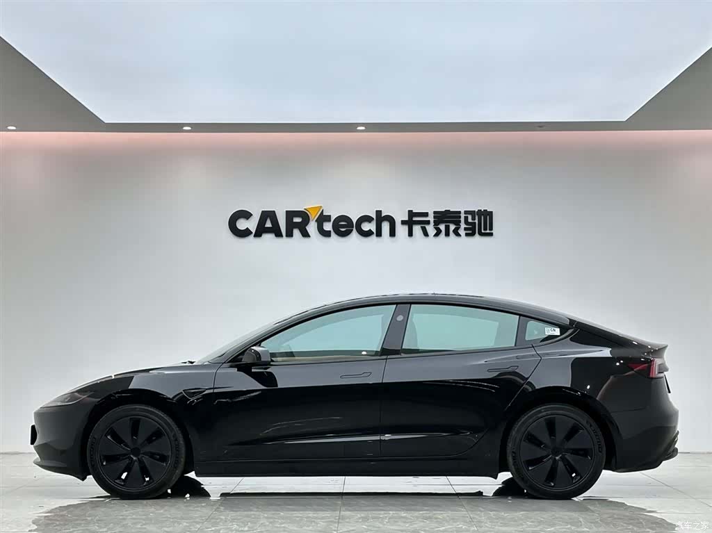Tesla Model 3, 2025 2