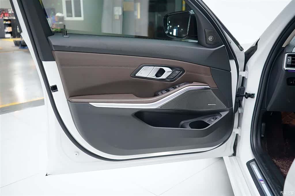BMW 3 Series, 2022 11