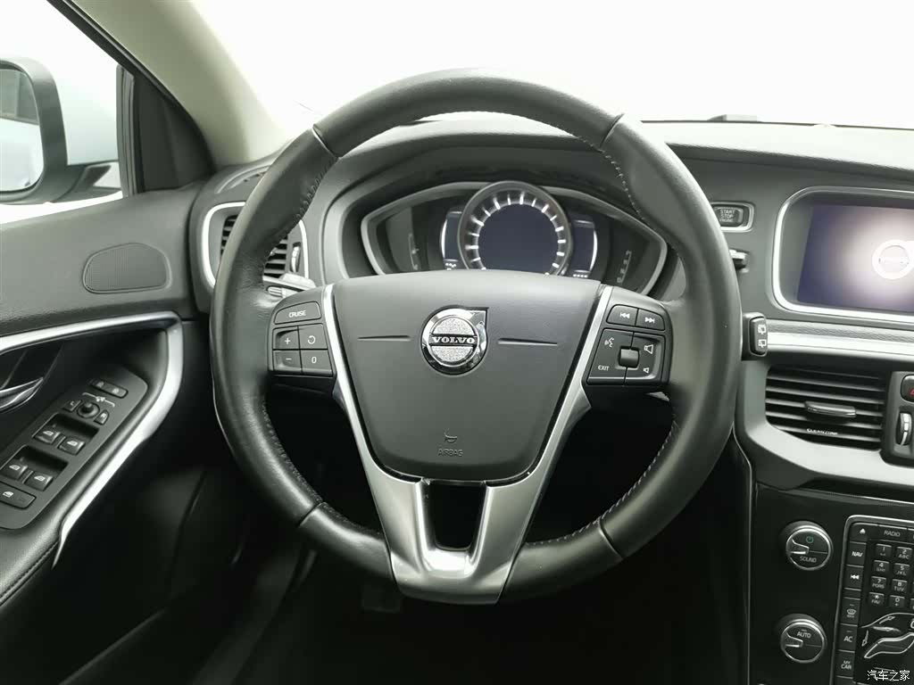 Volvo V40, 2018 11