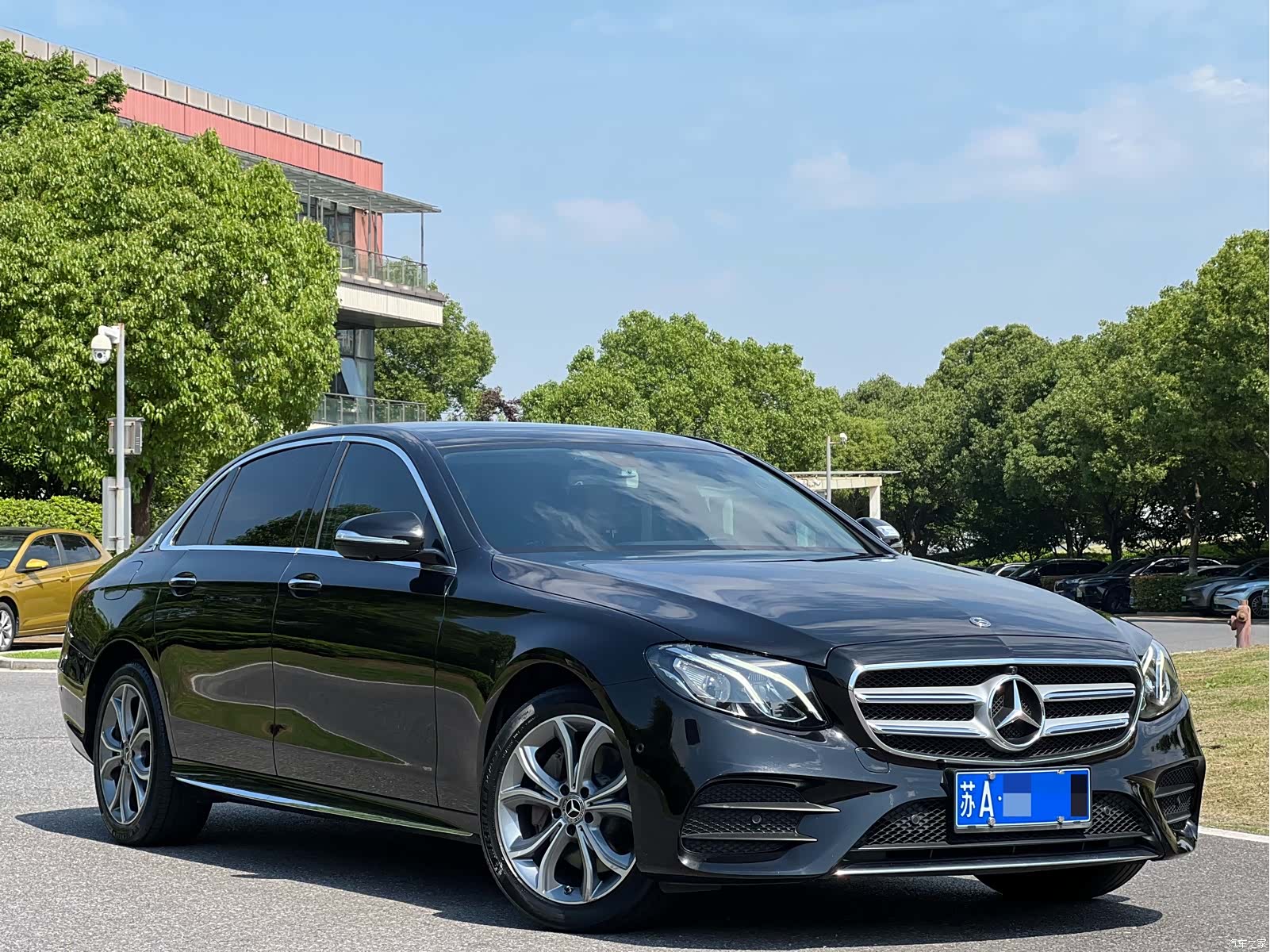 Mercedes-Benz E-Class, 2020 3
