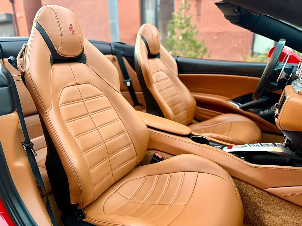 Ferrari California T