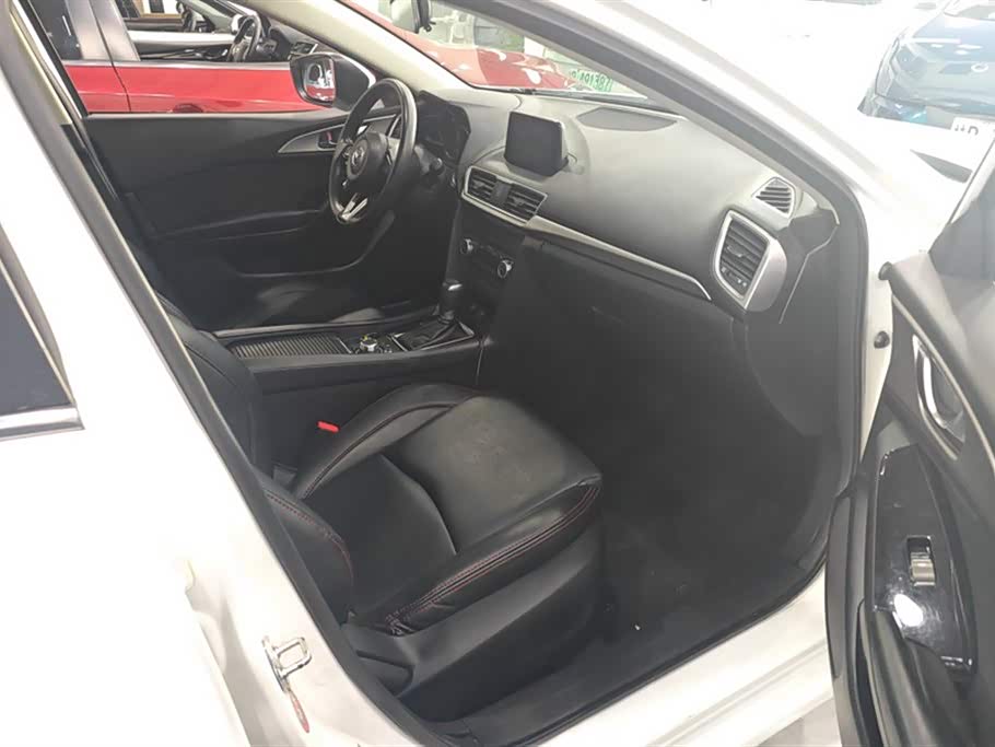 Mazda 3 Angkesaila