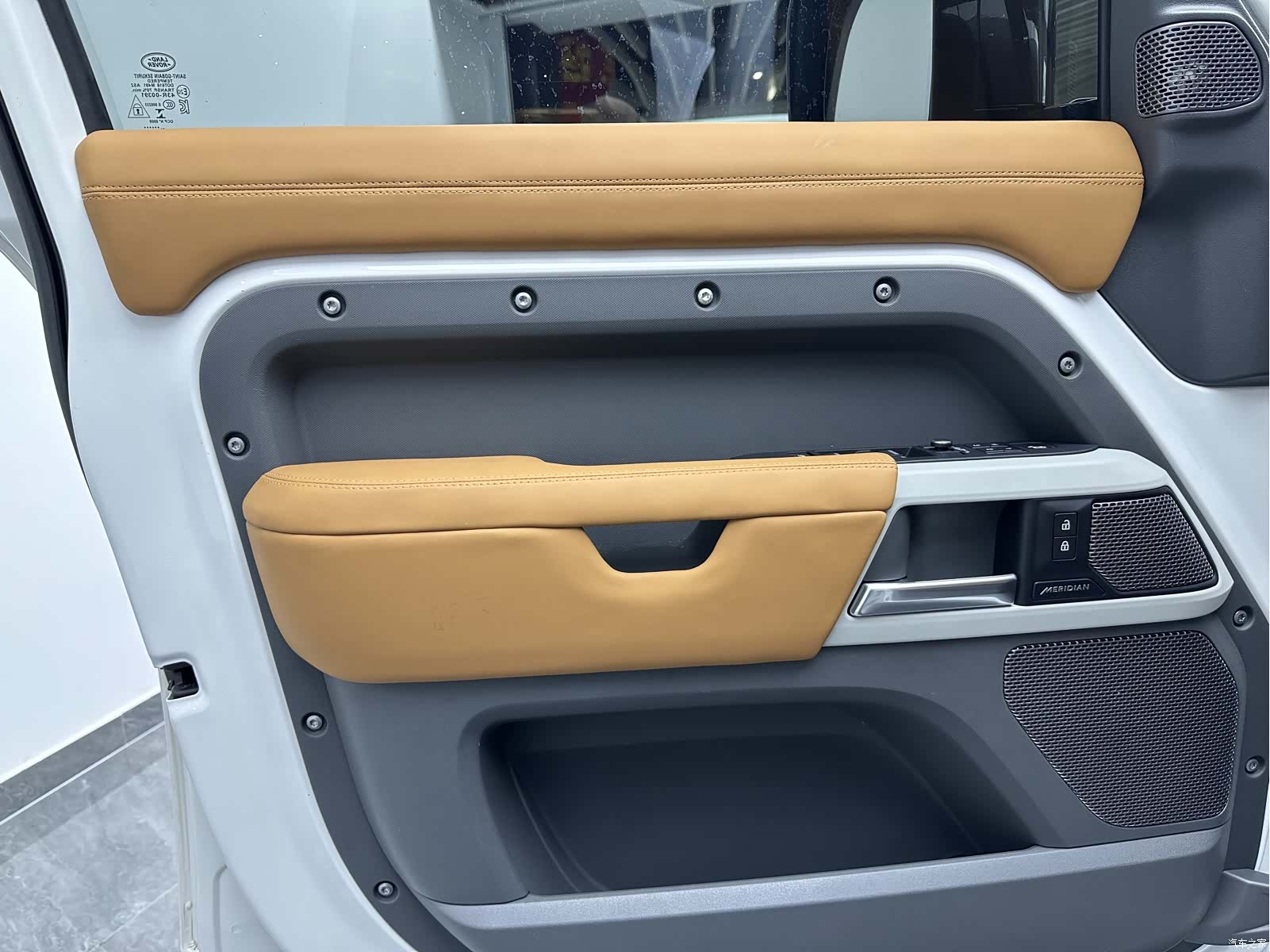 Land Rover Defender, 2021 18