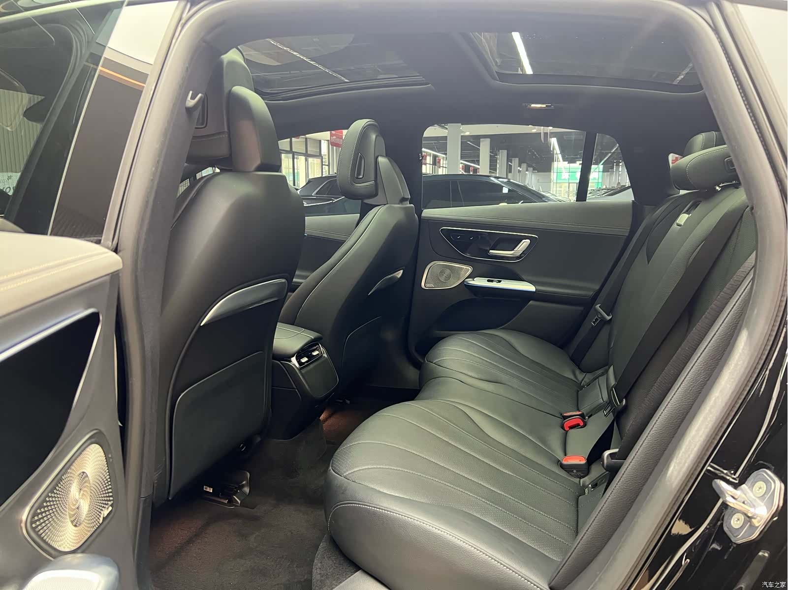 Mercedes-Benz EQE, 2024 15