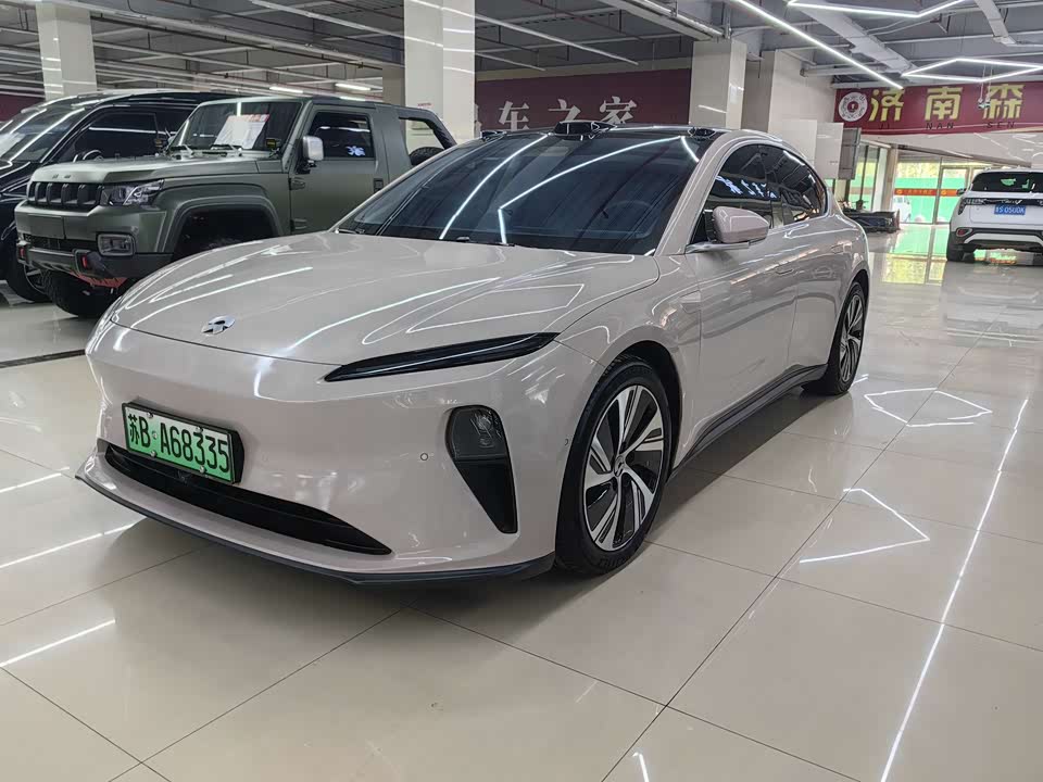 NIO ET5
