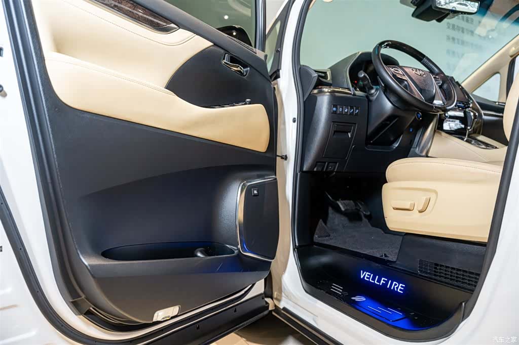Toyota Vellfire, 2023 8