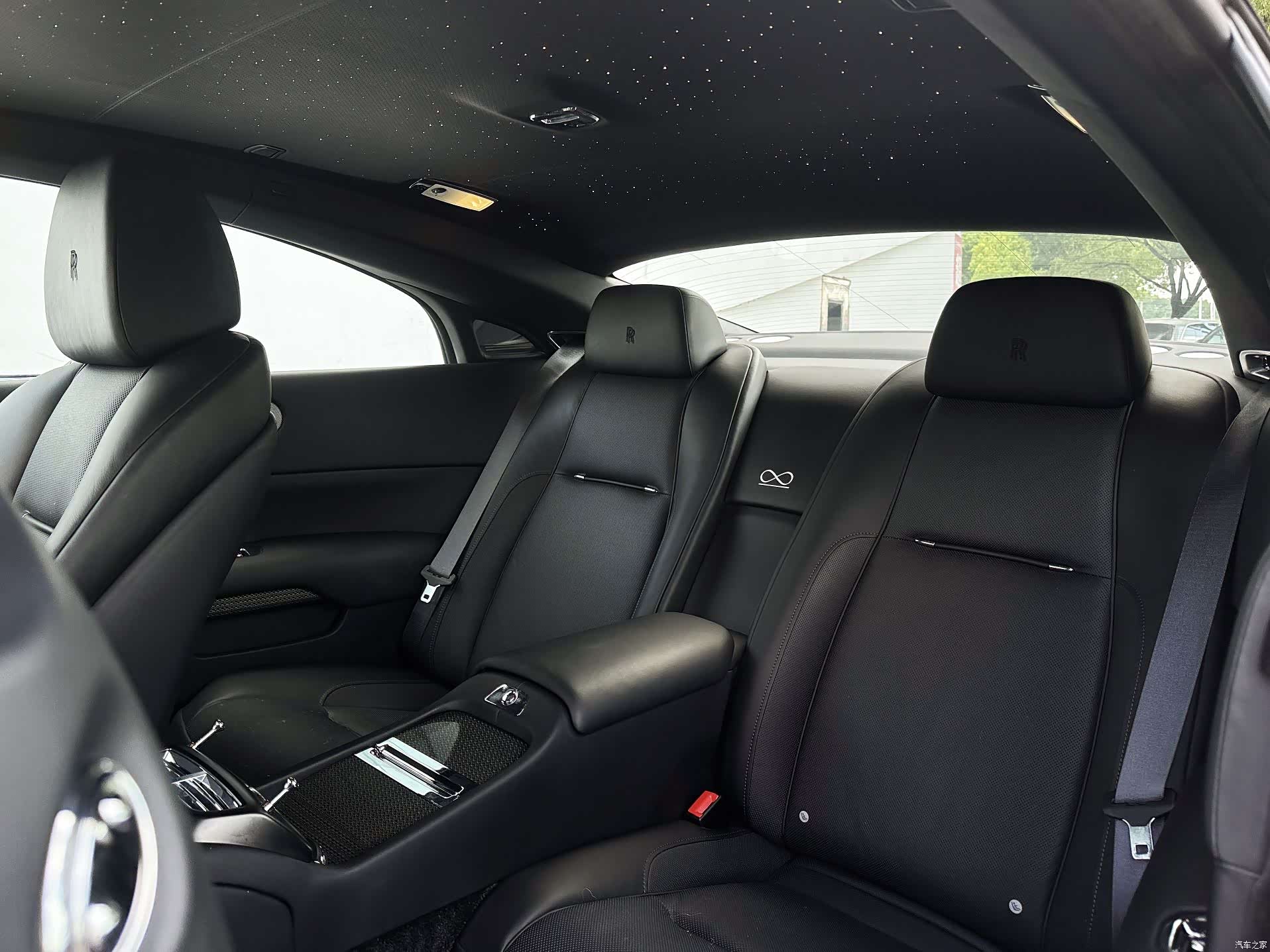 Rolls-Royce Wraith, 2017 3
