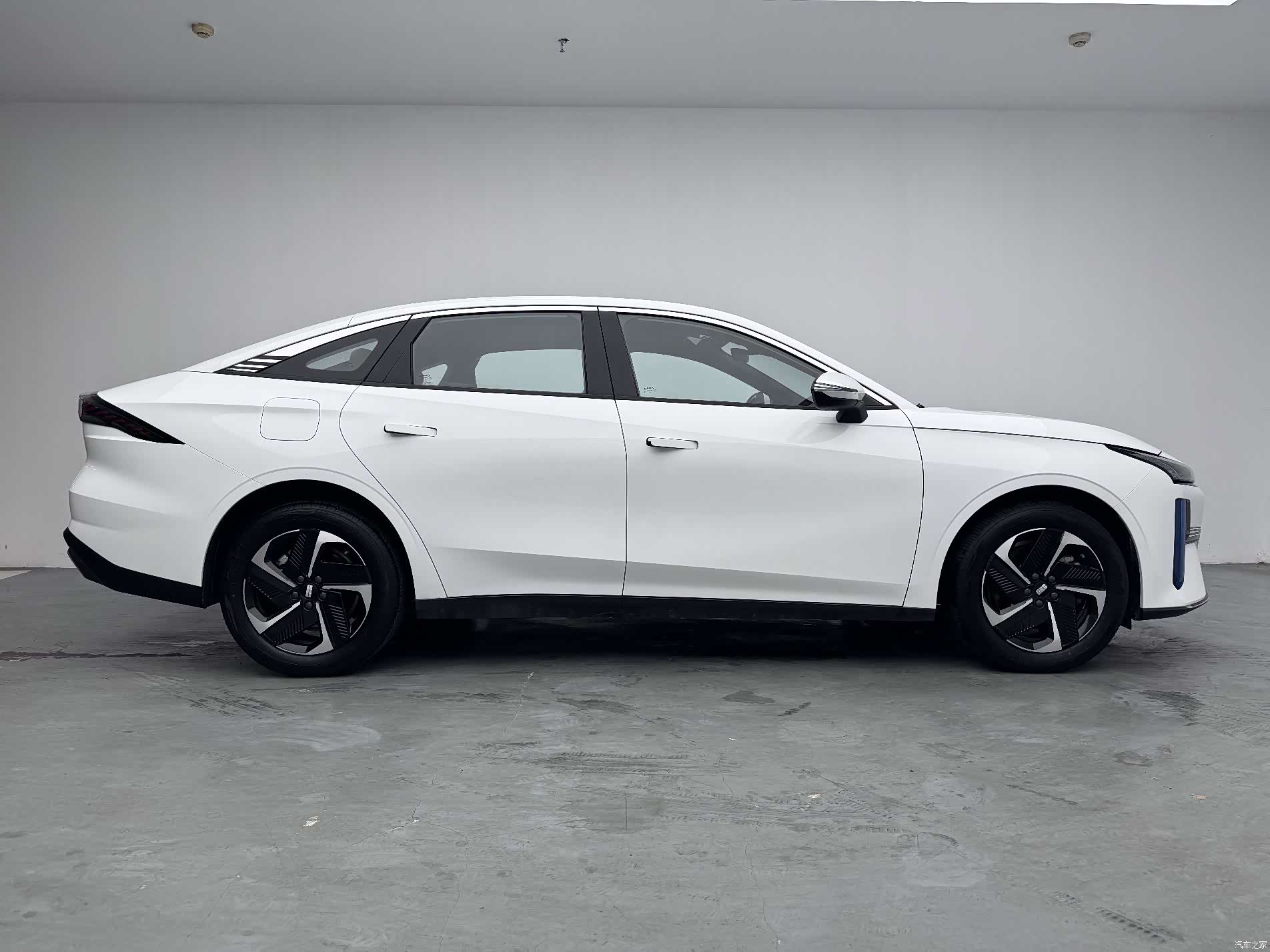 Geely Galaxy L6, 2024 7