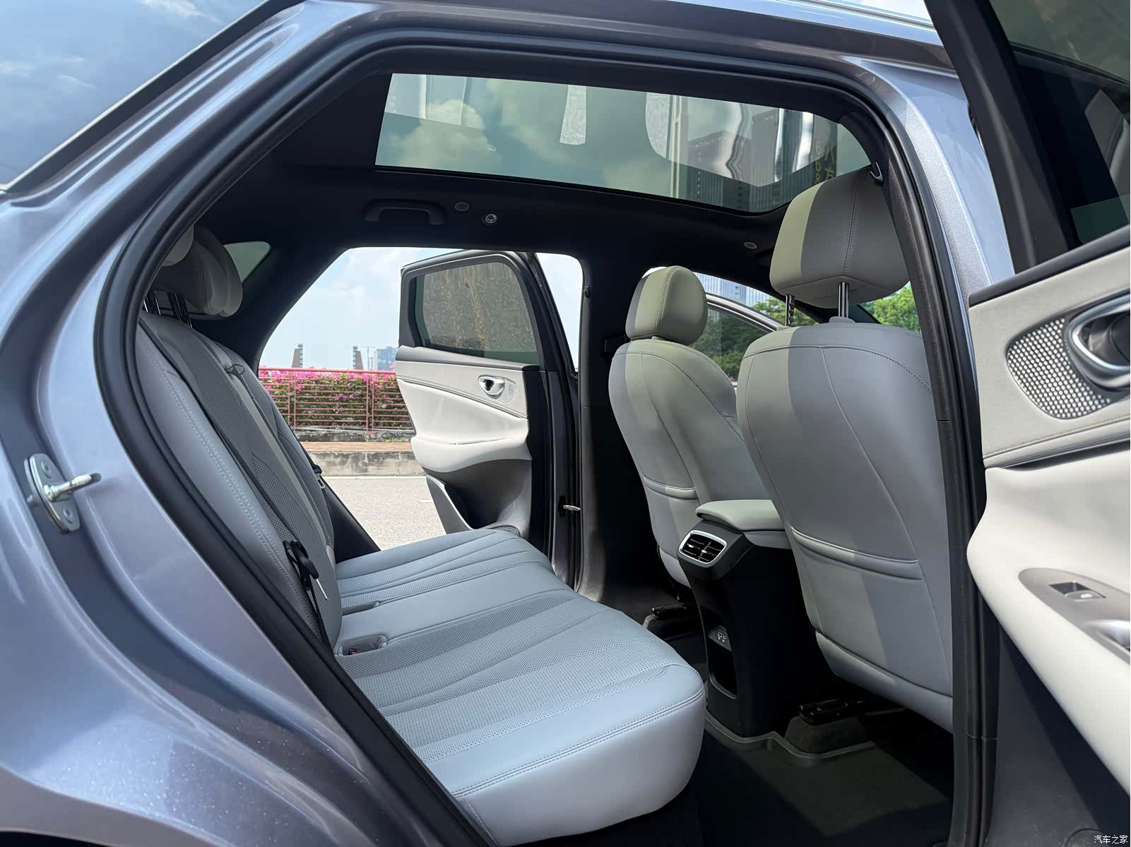 BYD HiAce, 2025 10