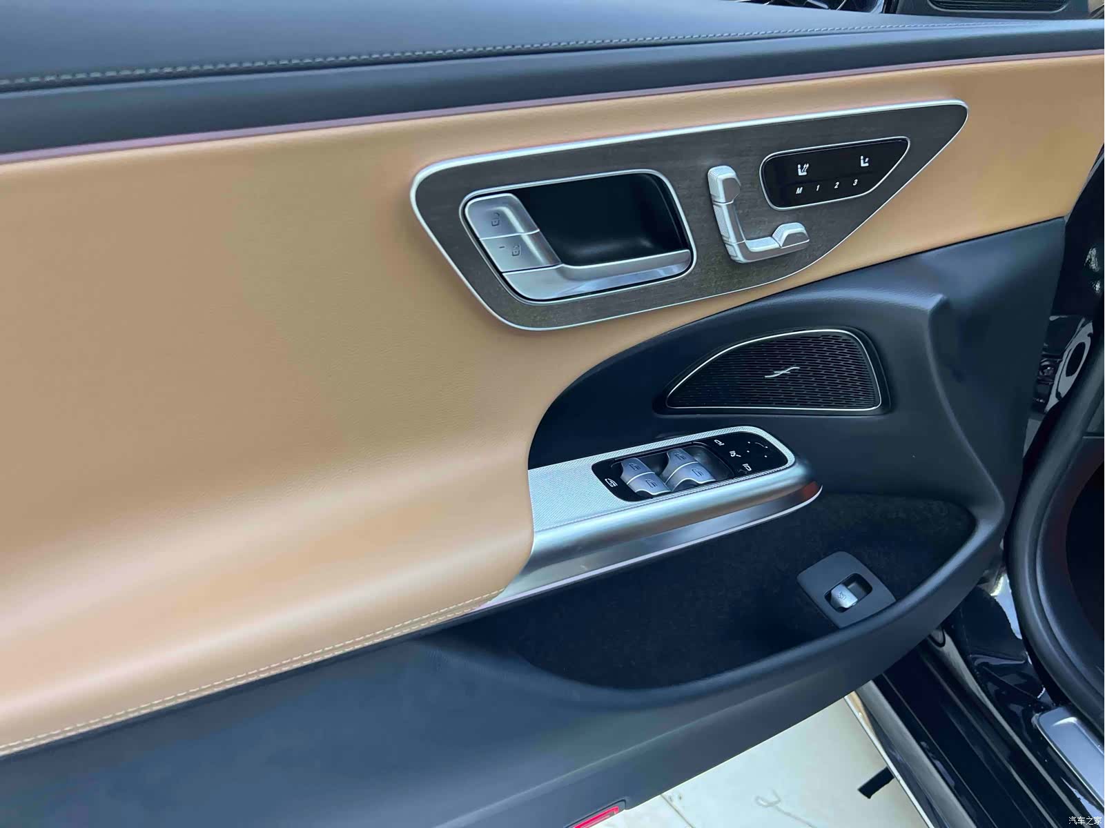 Mercedes-Benz E-Class, 2024 10