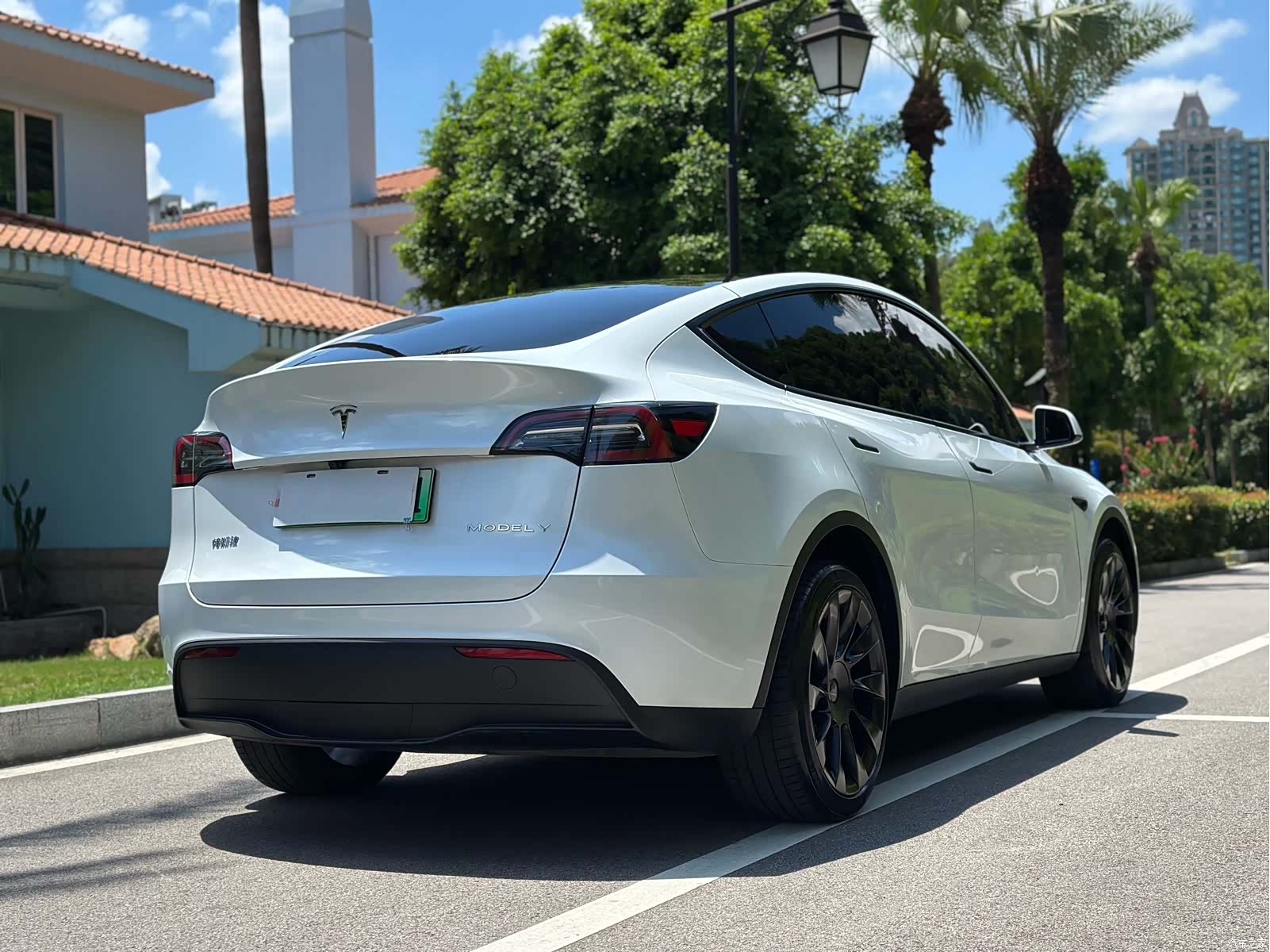 Tesla Model Y, 2024 14