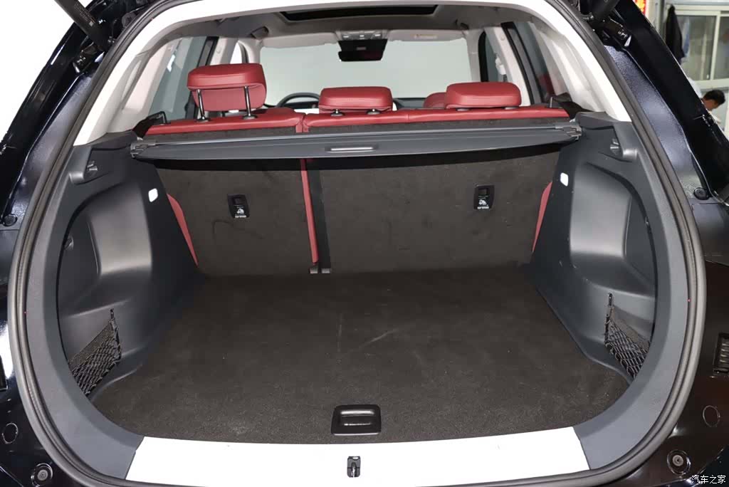 Hongqi HS5, 2025 17