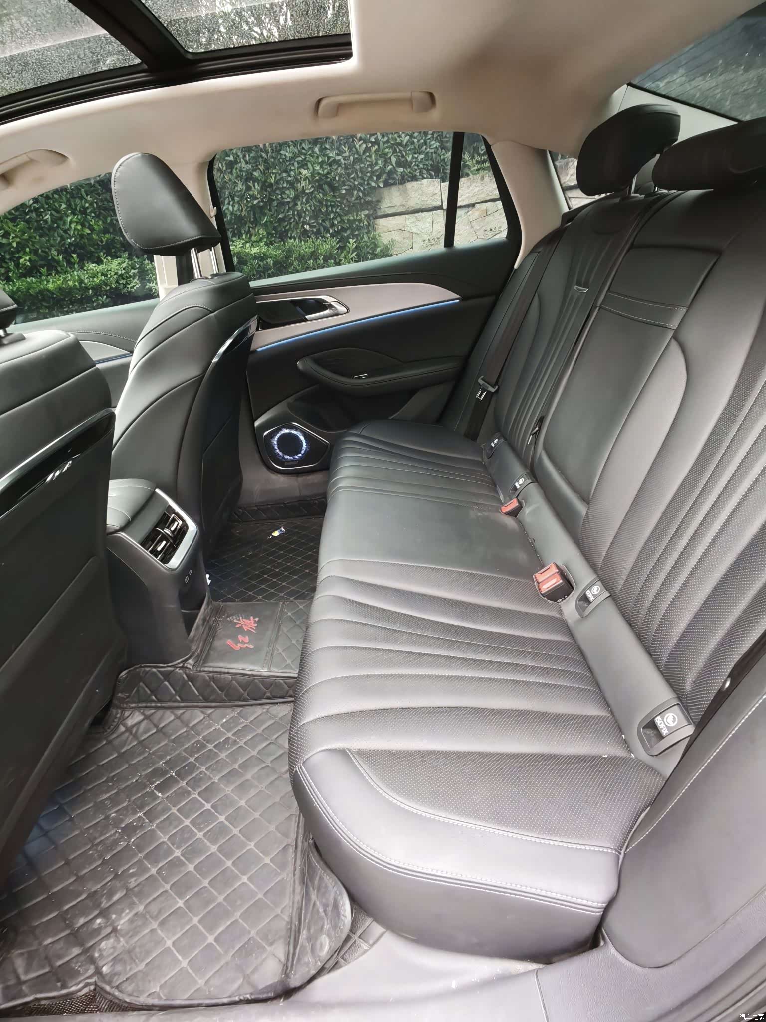 Hongqi H5, 2023 13