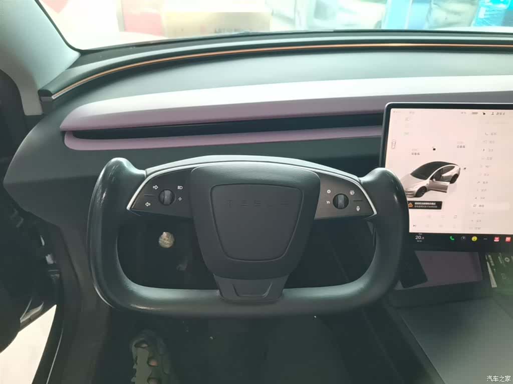 Tesla Model 3, 2025 11