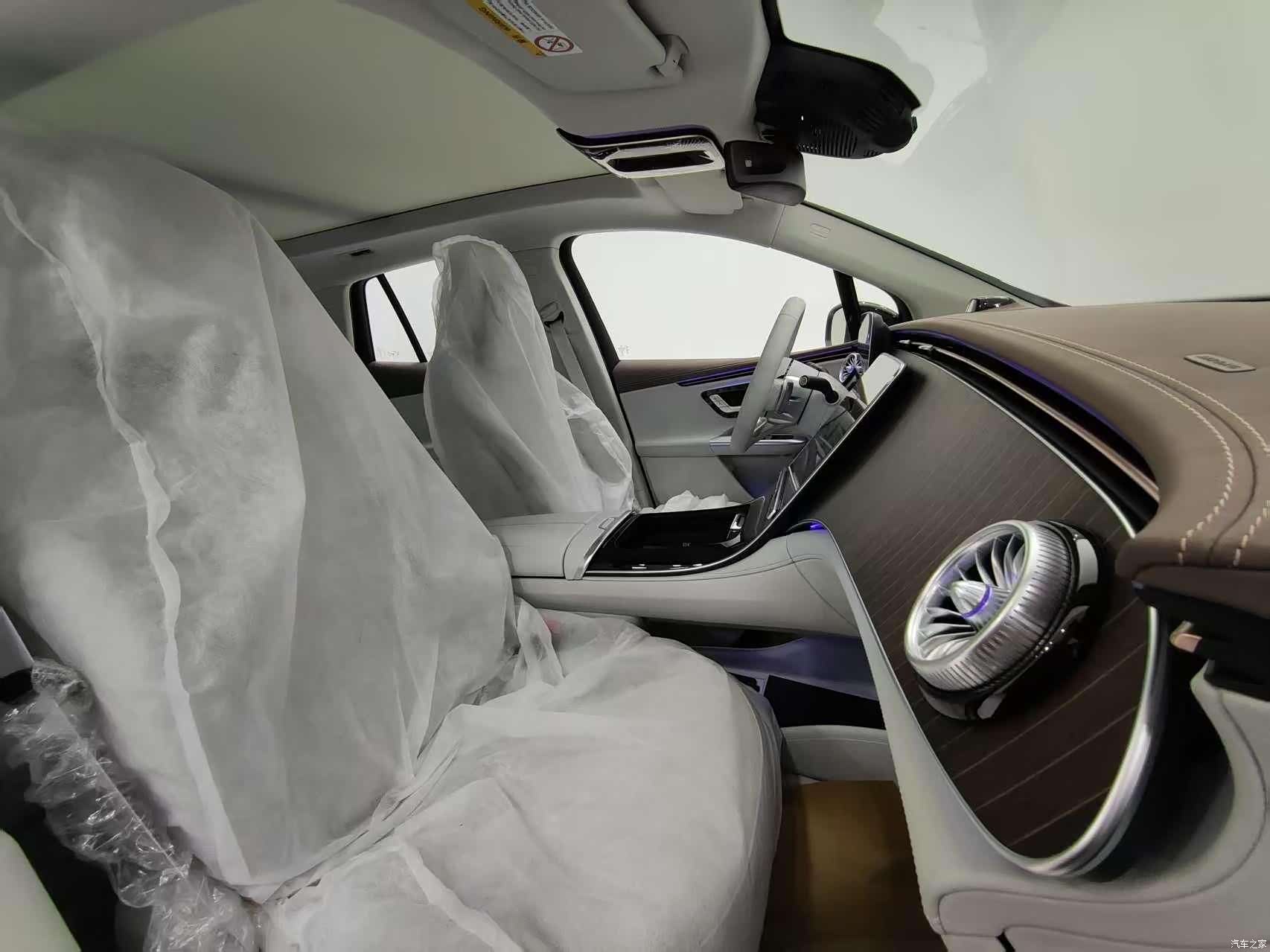 Mercedes-Benz EQE, 2025 14