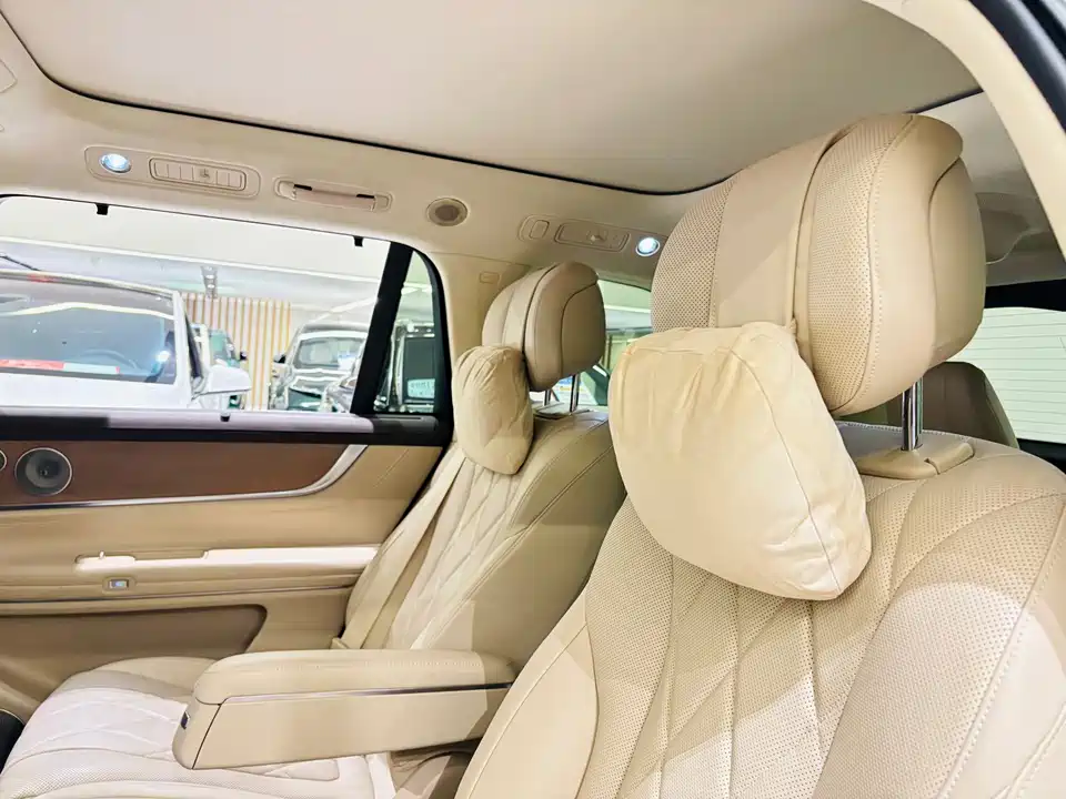 AITO Ask the world M9