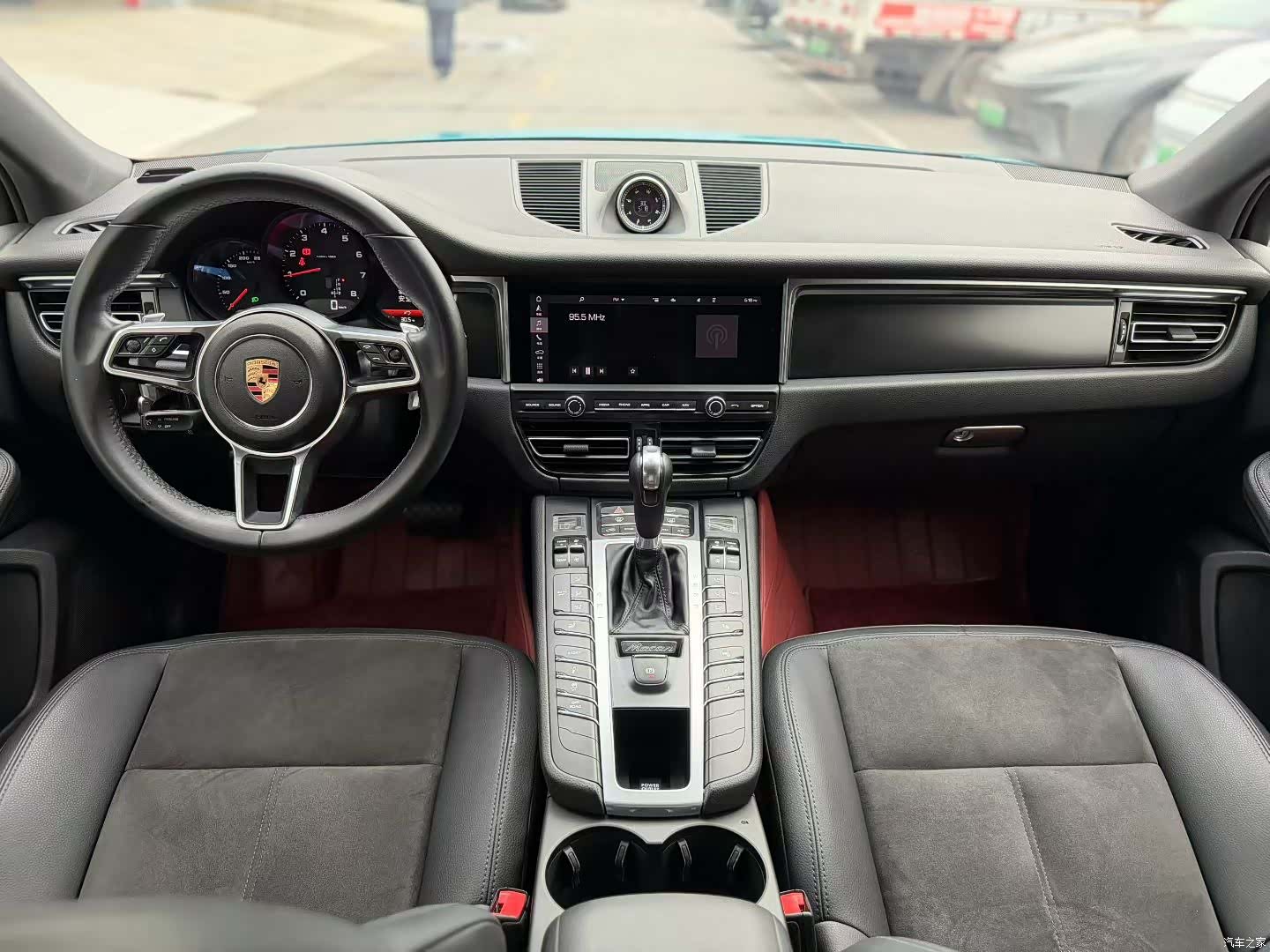 Porsche Macan, 2020 все фото
