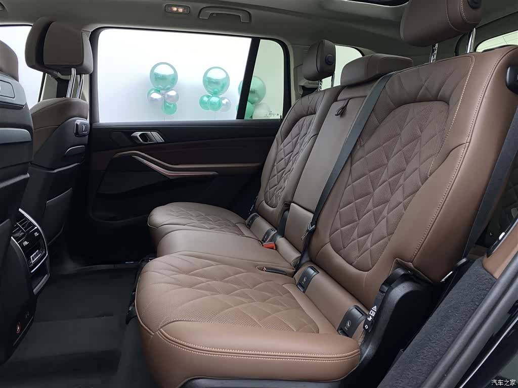 BMW X7, 2024 8