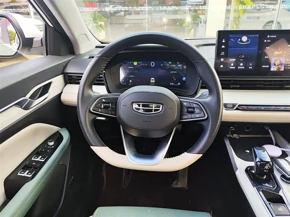 Geely Emgrand L HiP