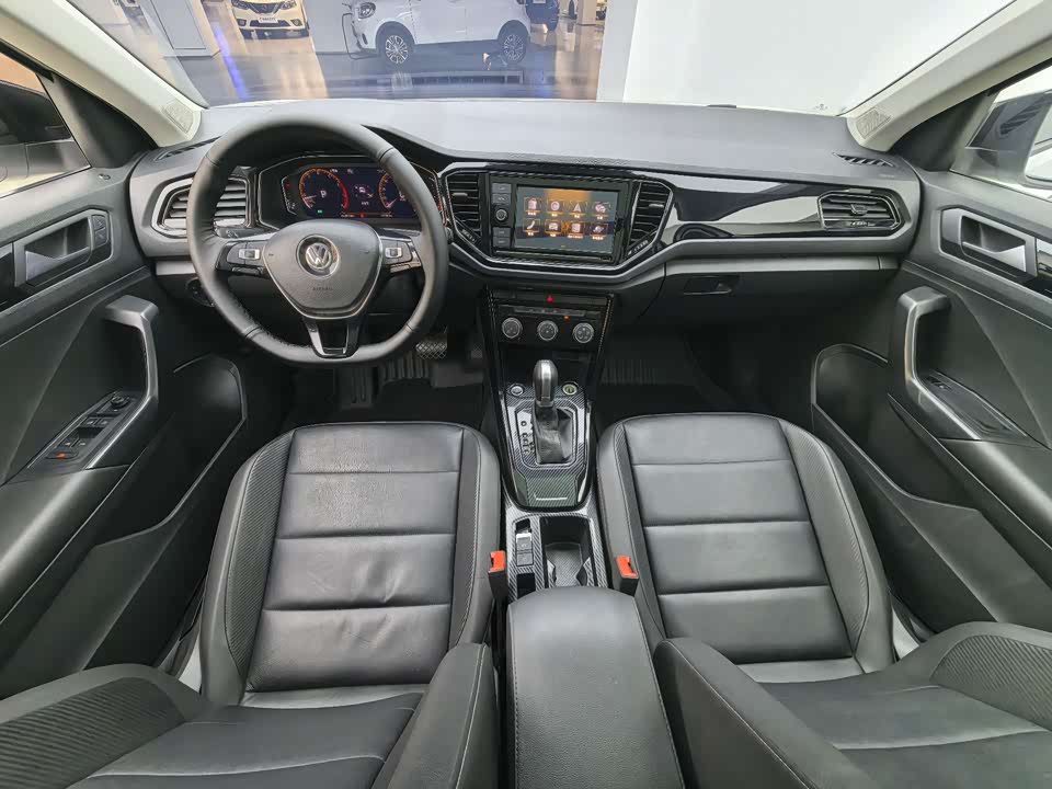 Volkswagen T-ROC exploring Songs