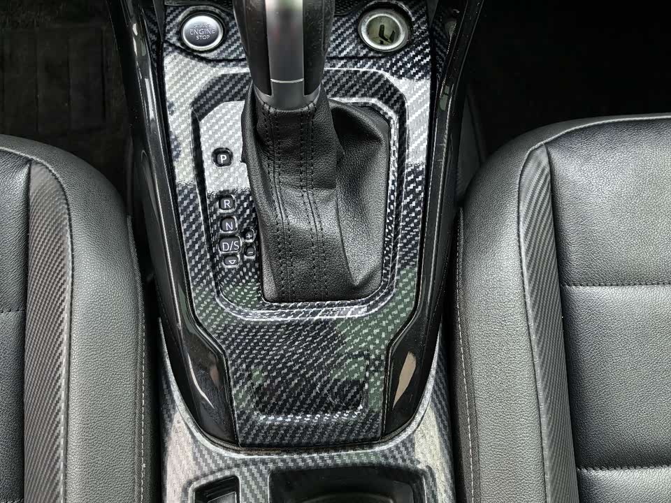 Volkswagen T-ROC exploring Songs