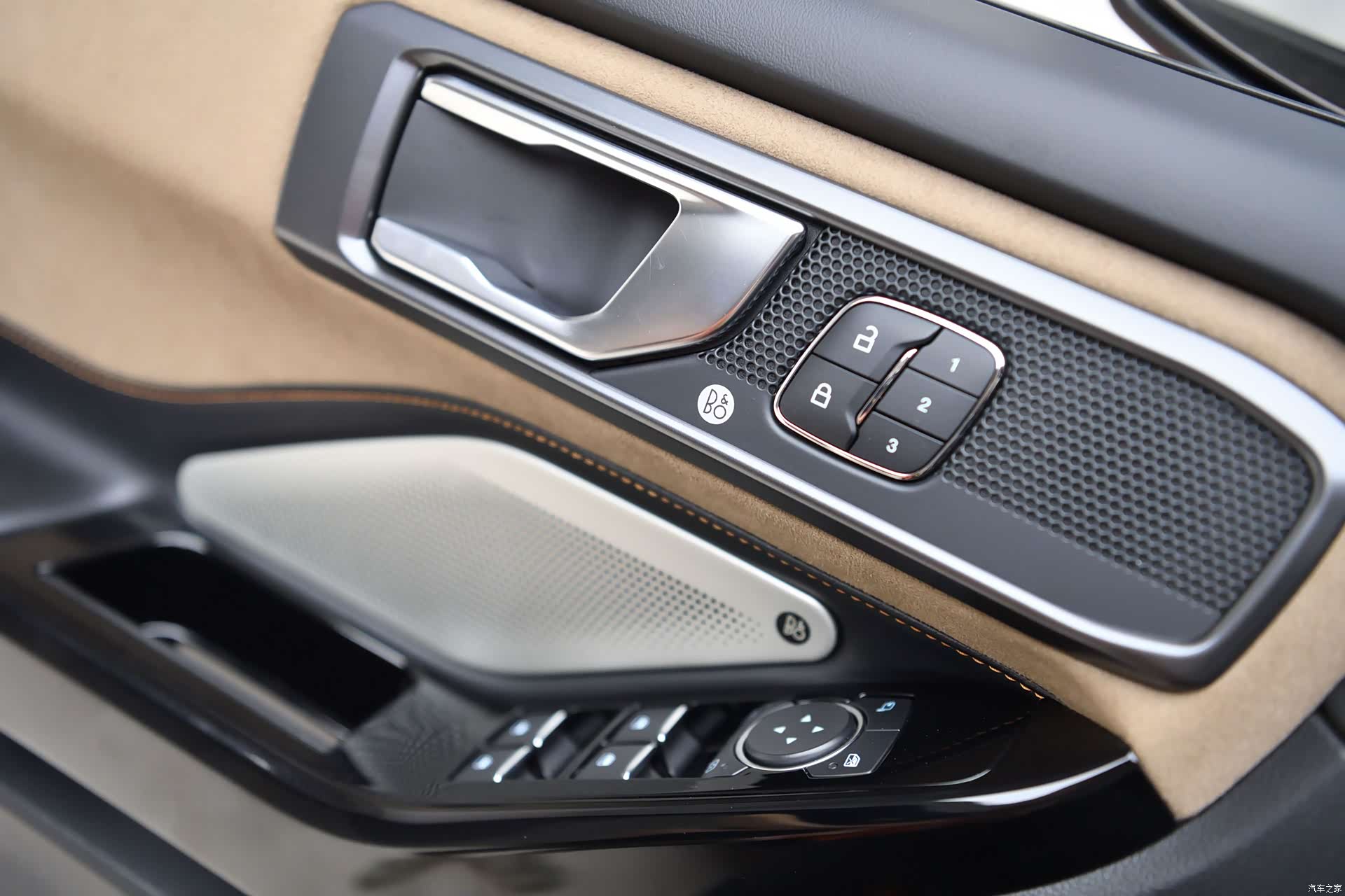 Ford Explorer, 2024 11