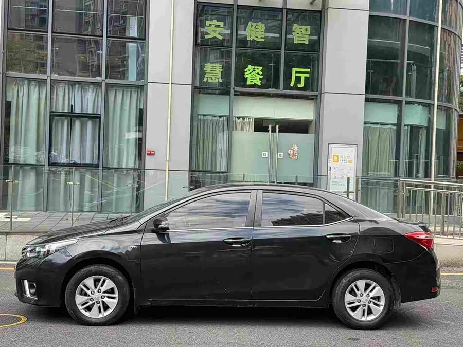 Toyota Corolla 2015, фото 2