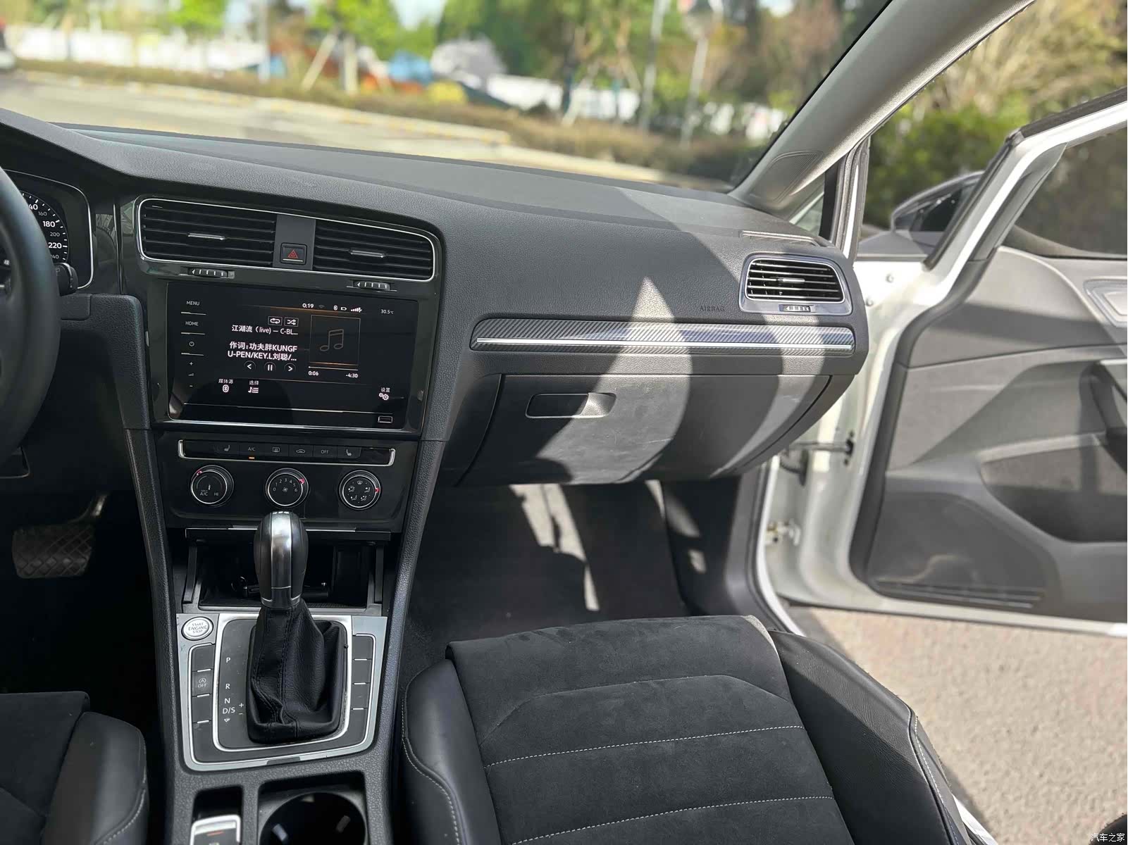 Volkswagen Golf, 2019 все фото