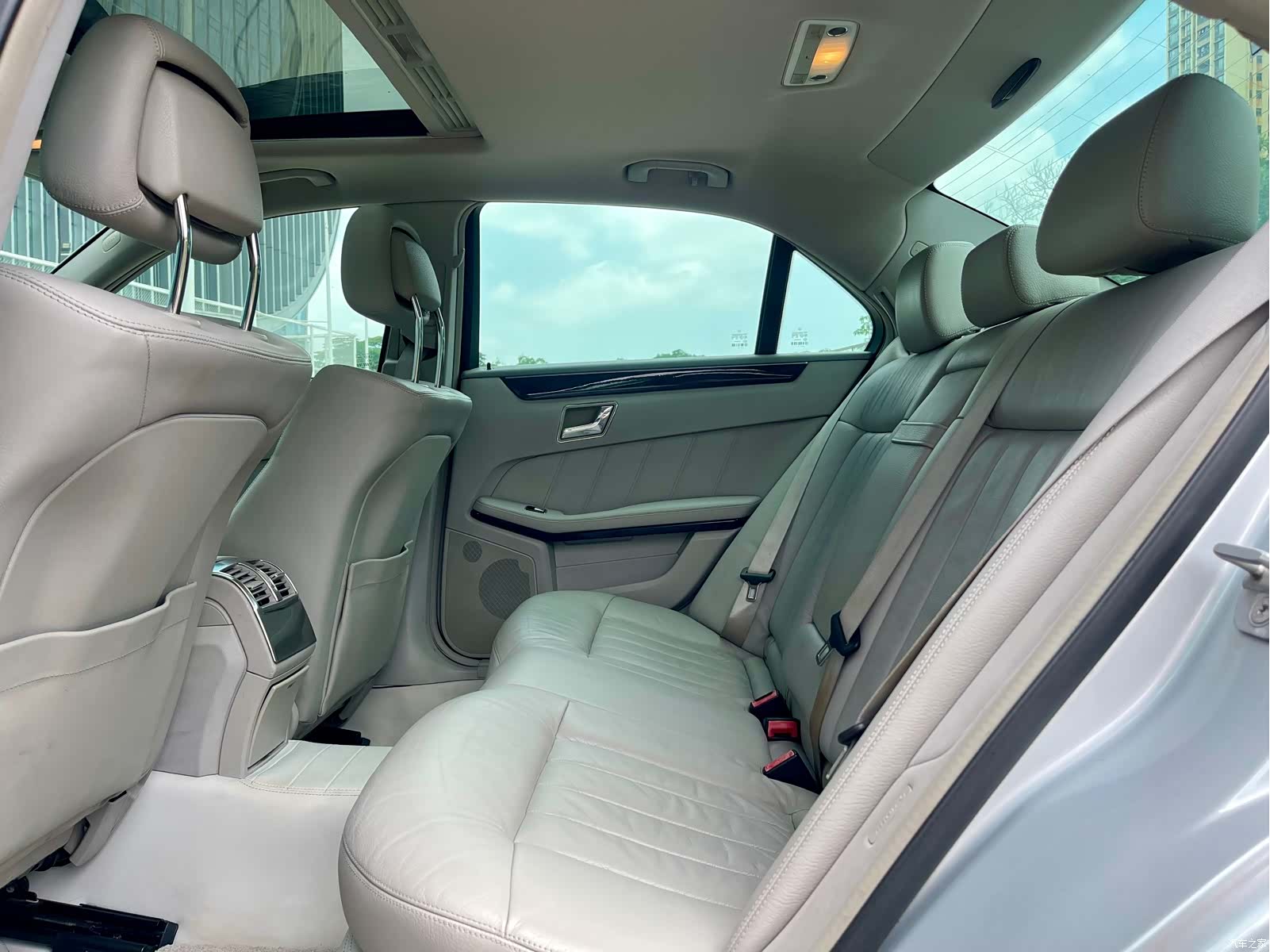 Mercedes-Benz E-Class, 2010 6
