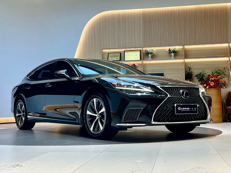 Lexus LS