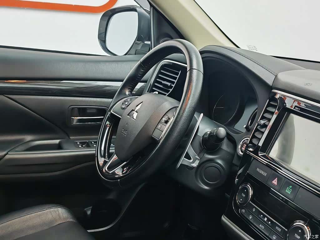 Mitsubishi Outlander, 2016 22