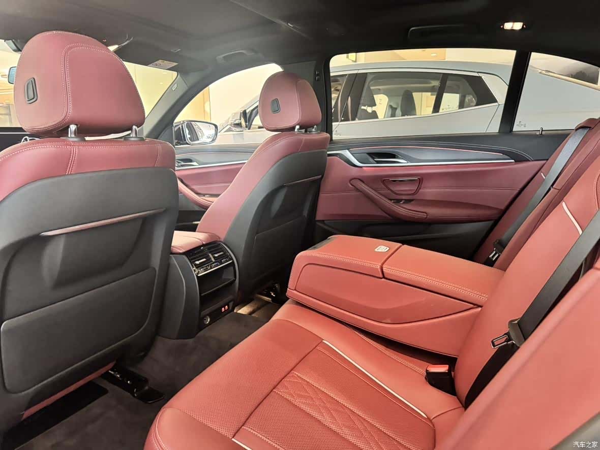 BMW 5 Series, 2023 12