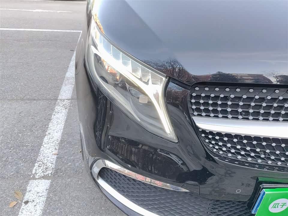 Mercedes-Benz V-class