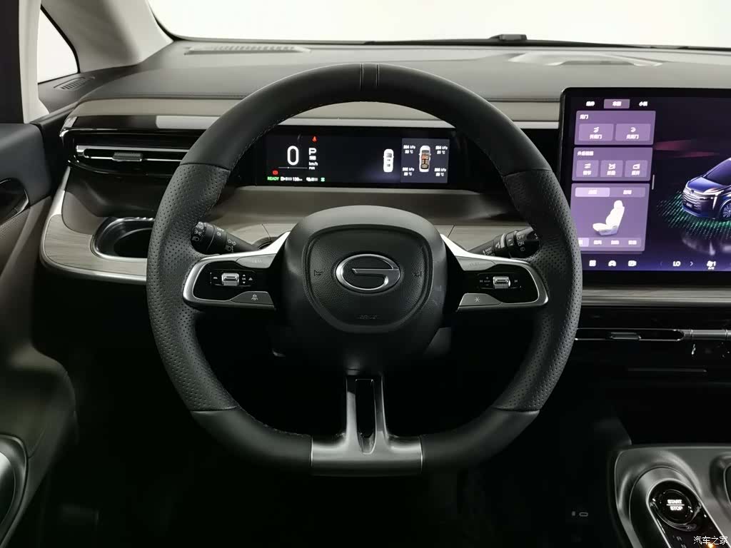 Trumpchi E8, 2025 11