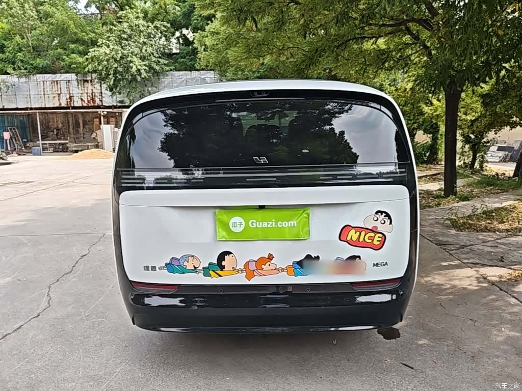Li Auto MEGA, 2024 6