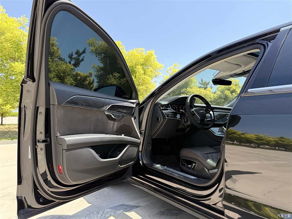 Audi A8L, 2021 4