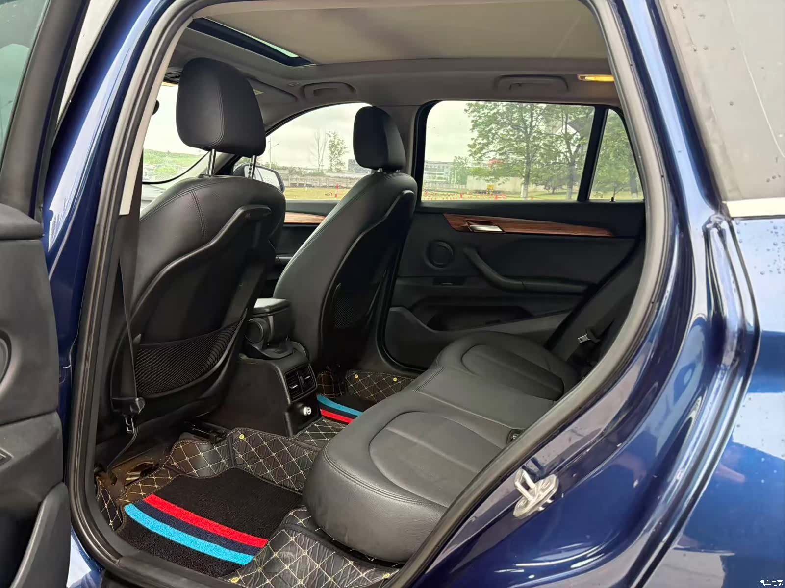 BMW X1, 2018 все фото