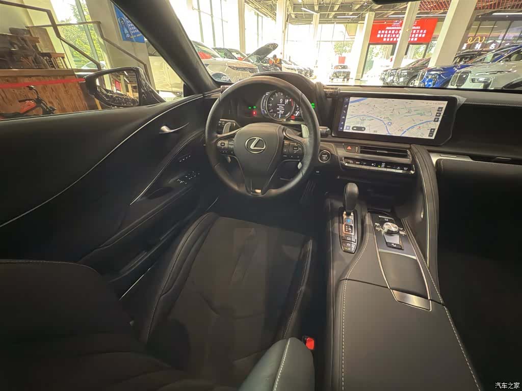 Lexus LC, 2023 26