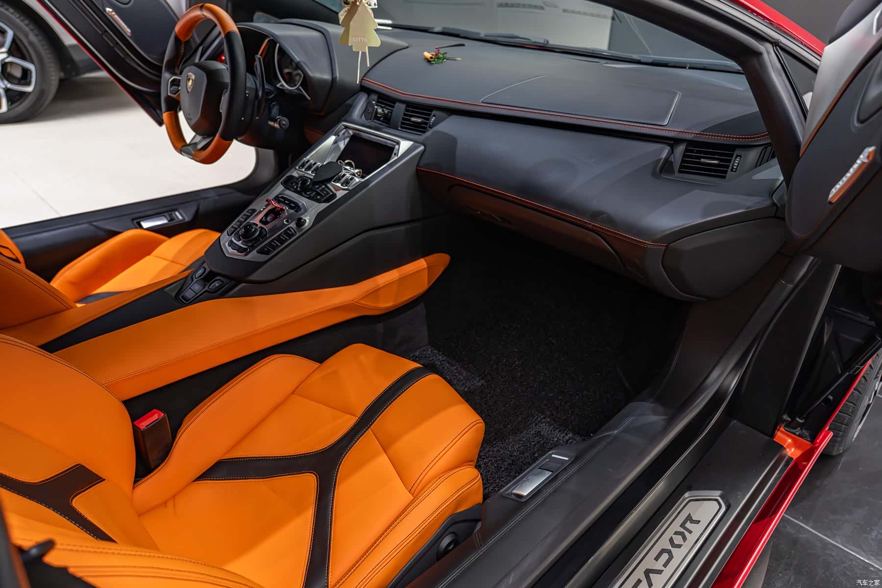 Lamborghini Aventador, 2013 все фото