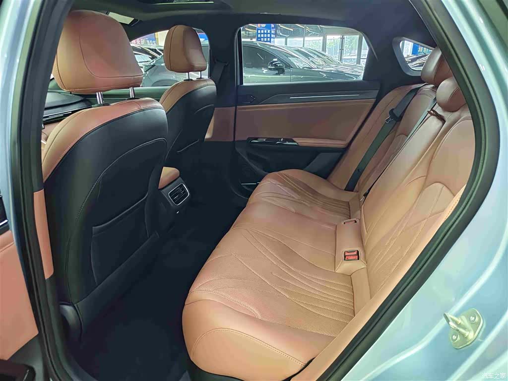 Geely Galaxy L6, 2025 11
