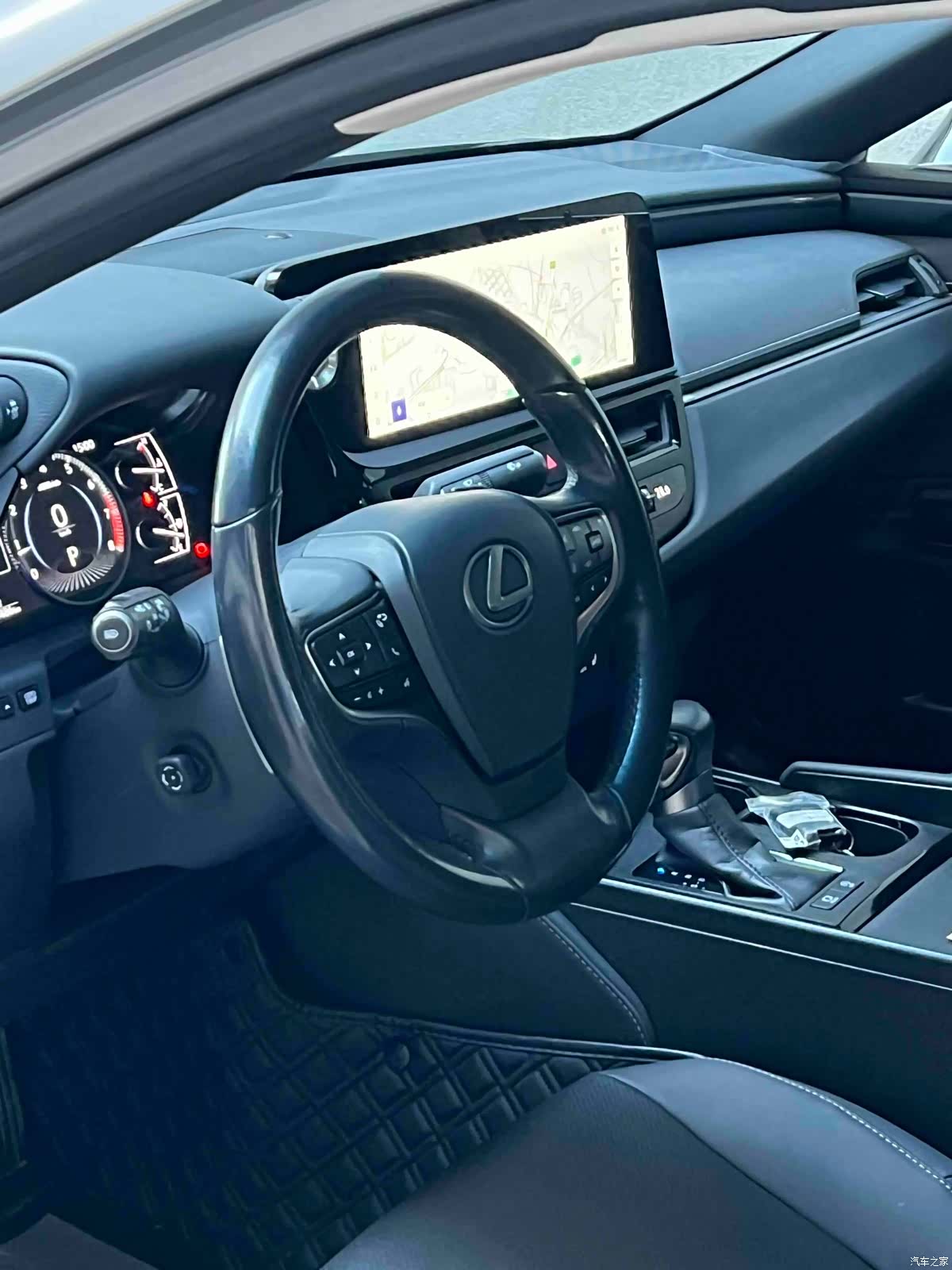 Lexus ES, 2023 11