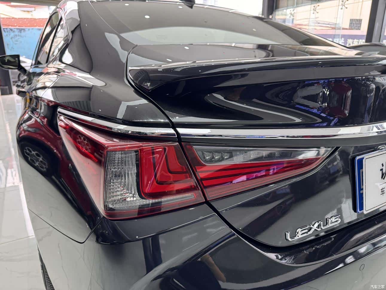 Lexus ES, 2018 9