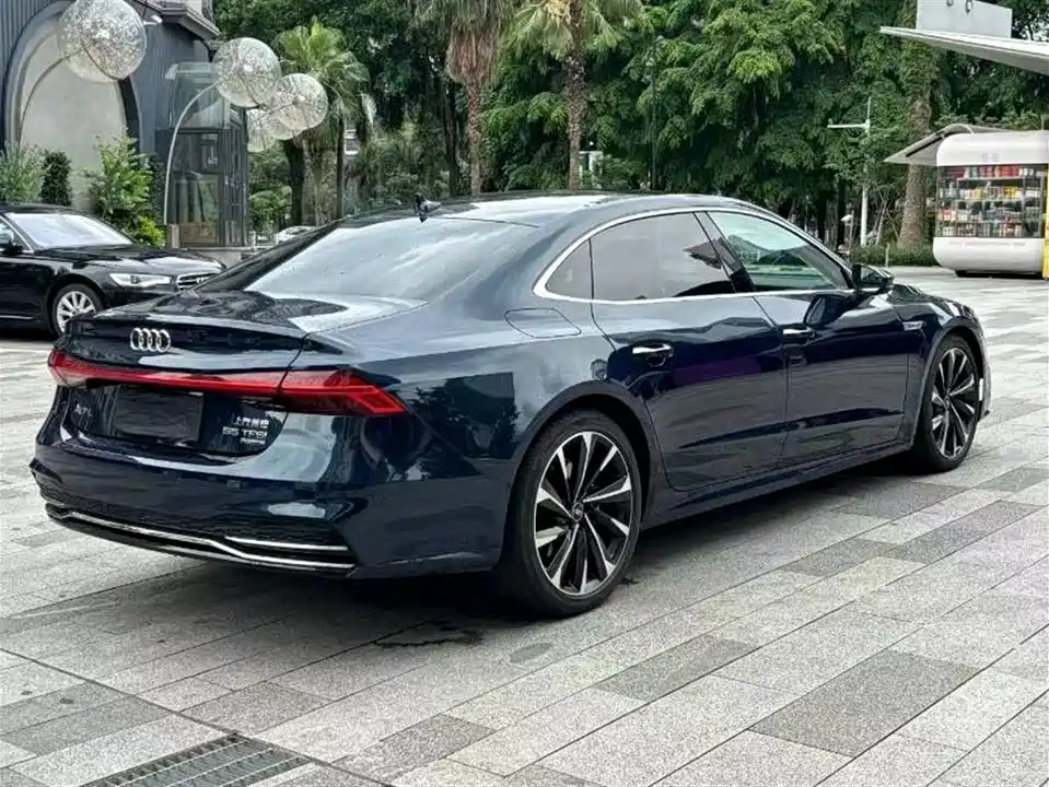 Audi A7L