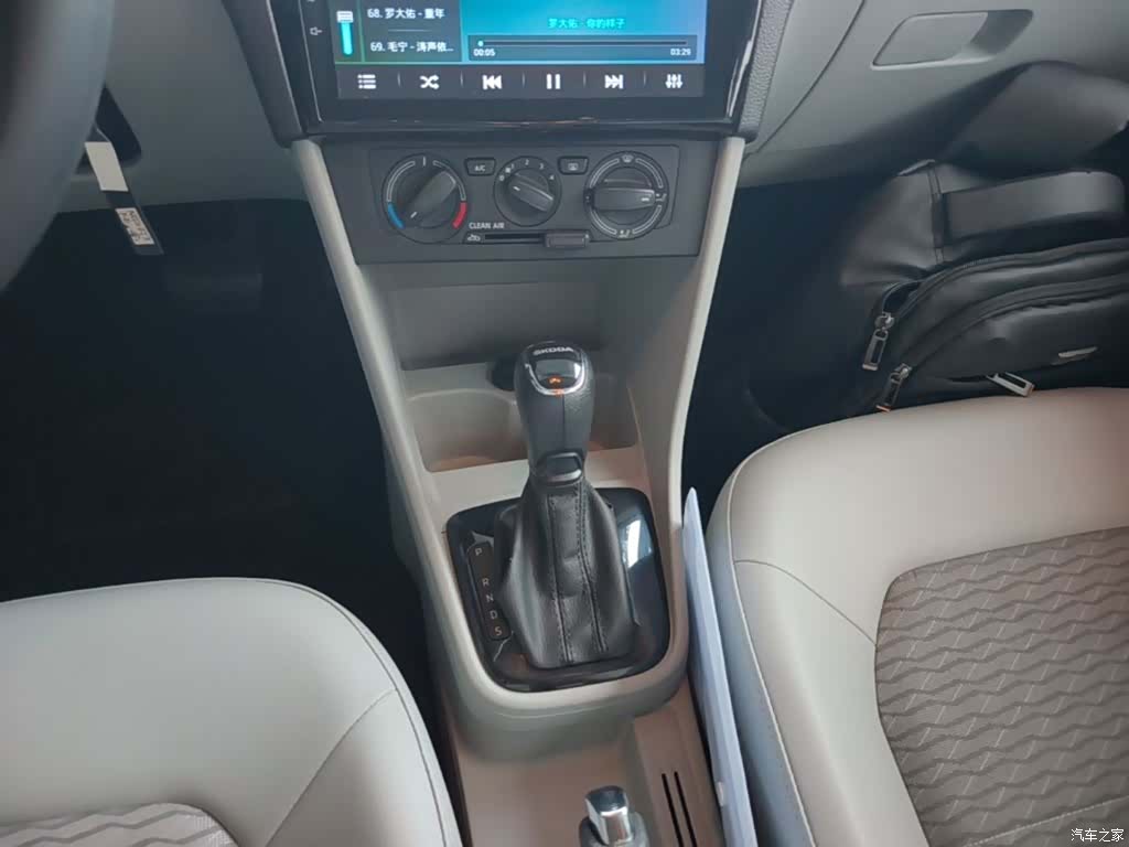 Skoda Rapid, 2017 14