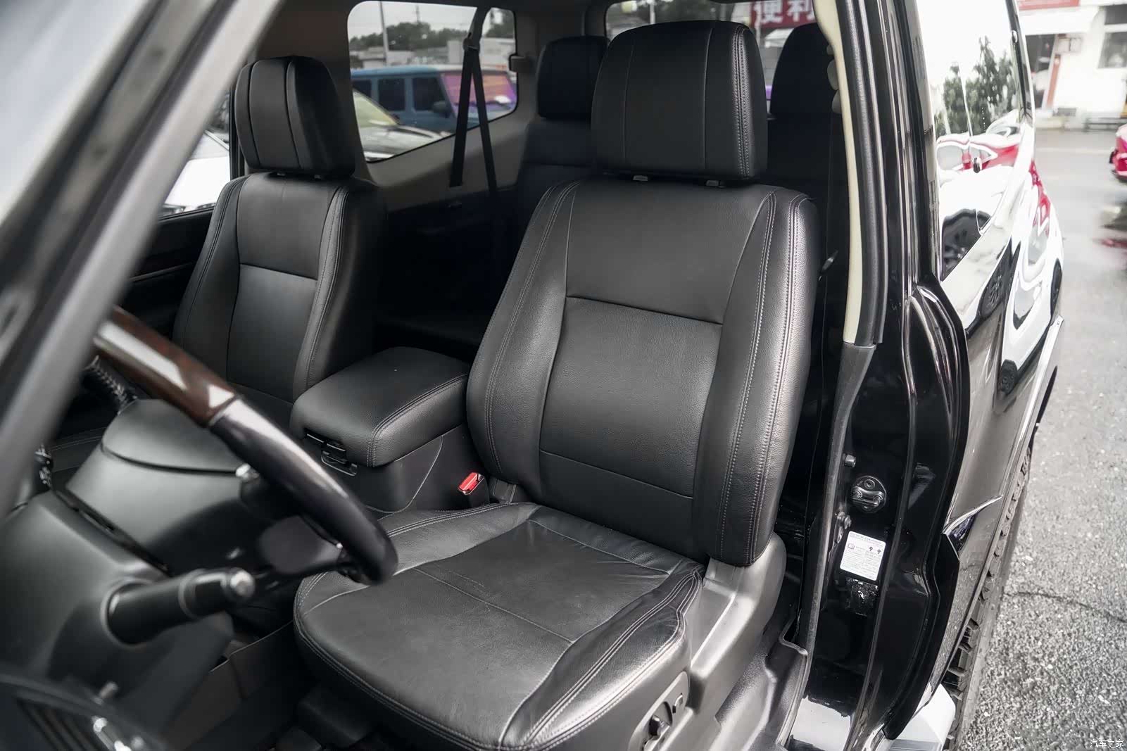 Mitsubishi Pajero, 2019 12