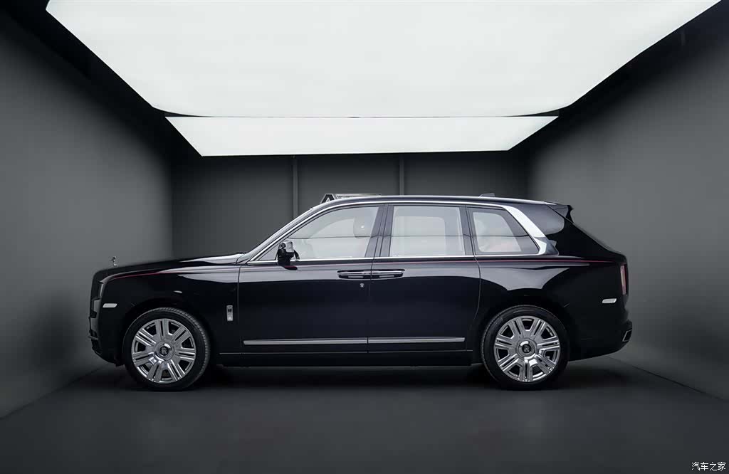Rolls-Royce Cullinan, 2023 3